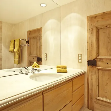 顶级世界公寓 公寓 *